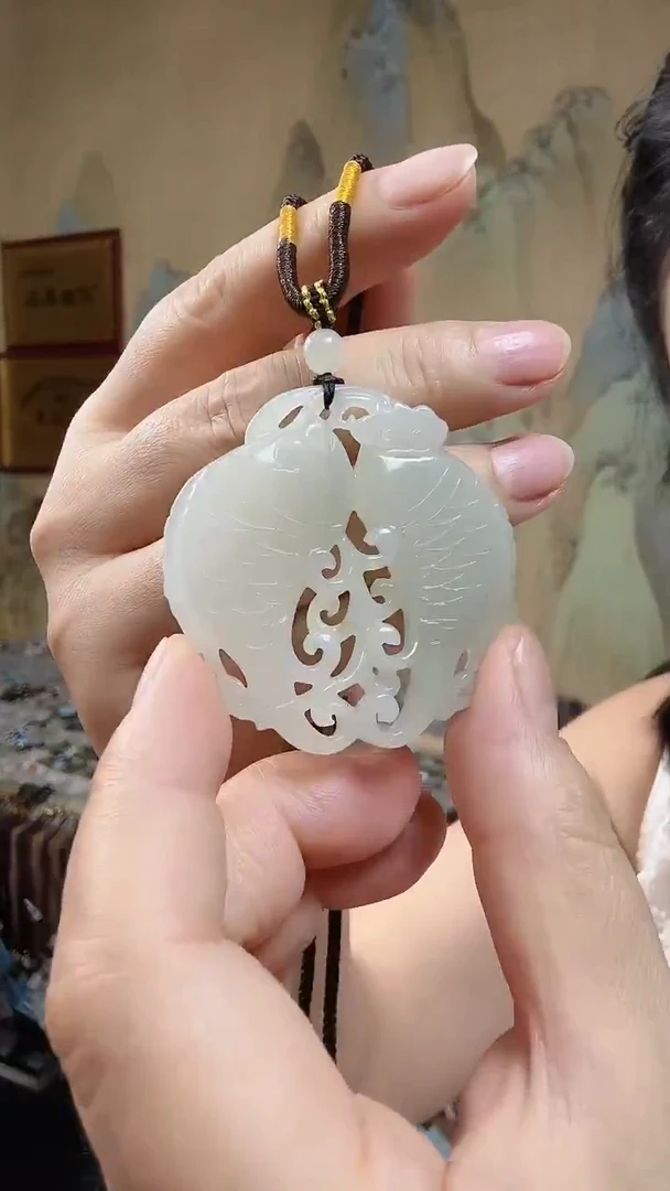颈饰未镶嵌和田玉.
