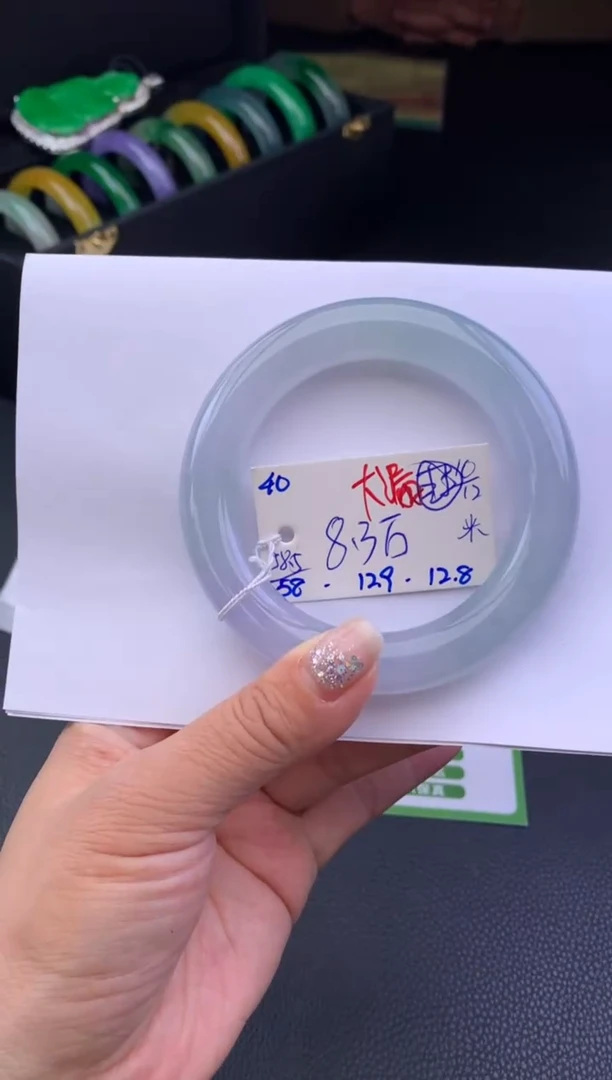 未镶嵌手镯翡翠假一赔三   手镯