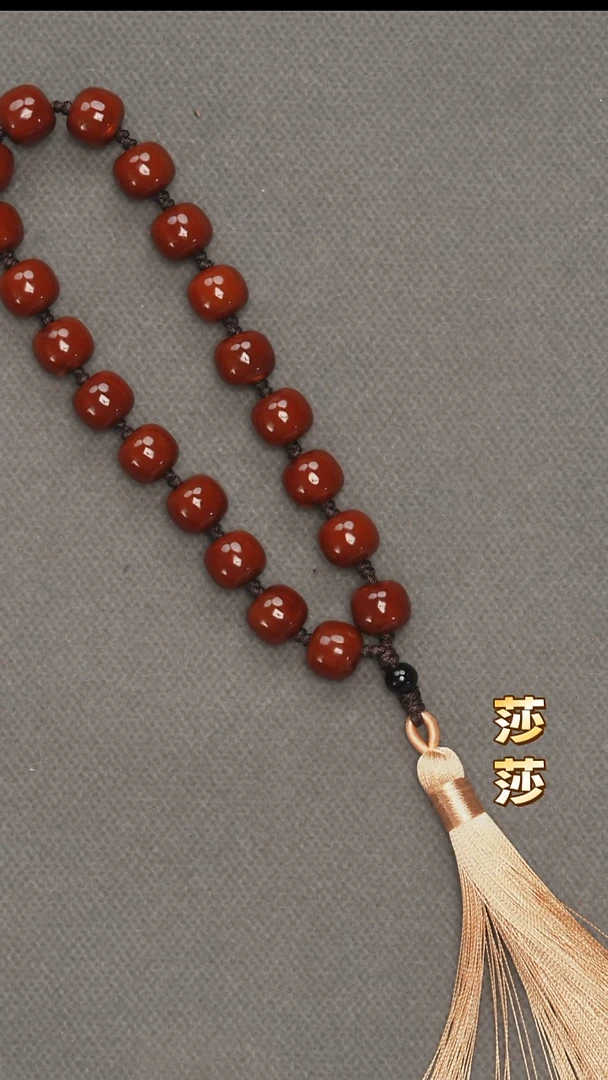 吊坠橄榄核人**火橄榄核