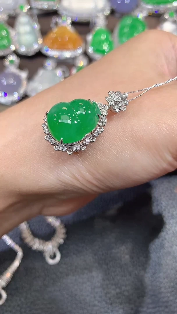 吊坠(不含链)18K金镶嵌翡翠C65