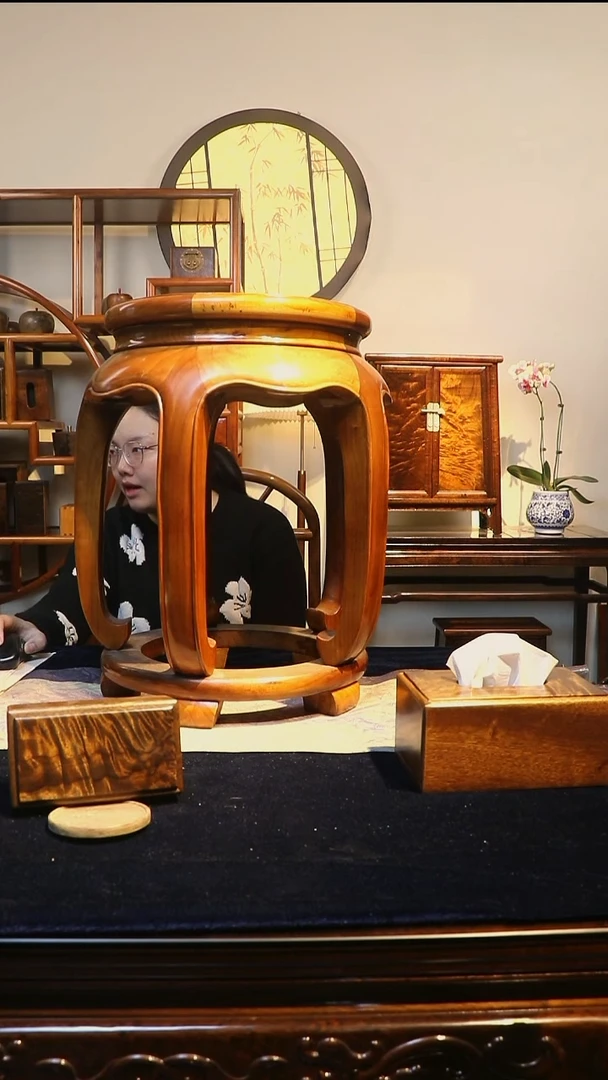 金丝楠陈料五足琇凳