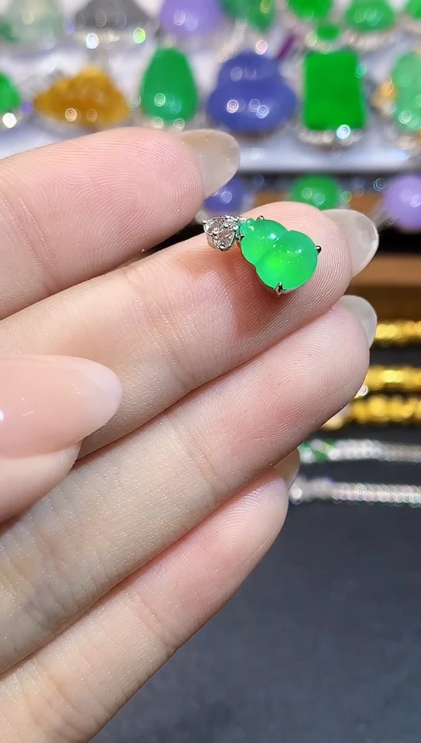 吊坠(不含链)18K金镶嵌翡翠L多样性发其一