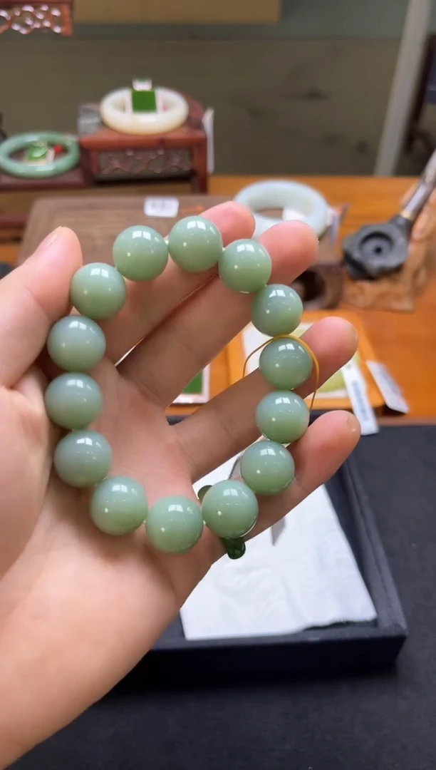 未镶嵌手串和田玉卡15+俄料粉青 圆珠