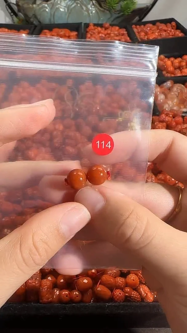 颈饰未镶嵌南红玛瑙1