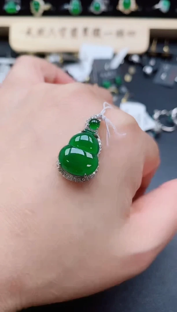 吊坠(赠链)银S925镶嵌翡翠1