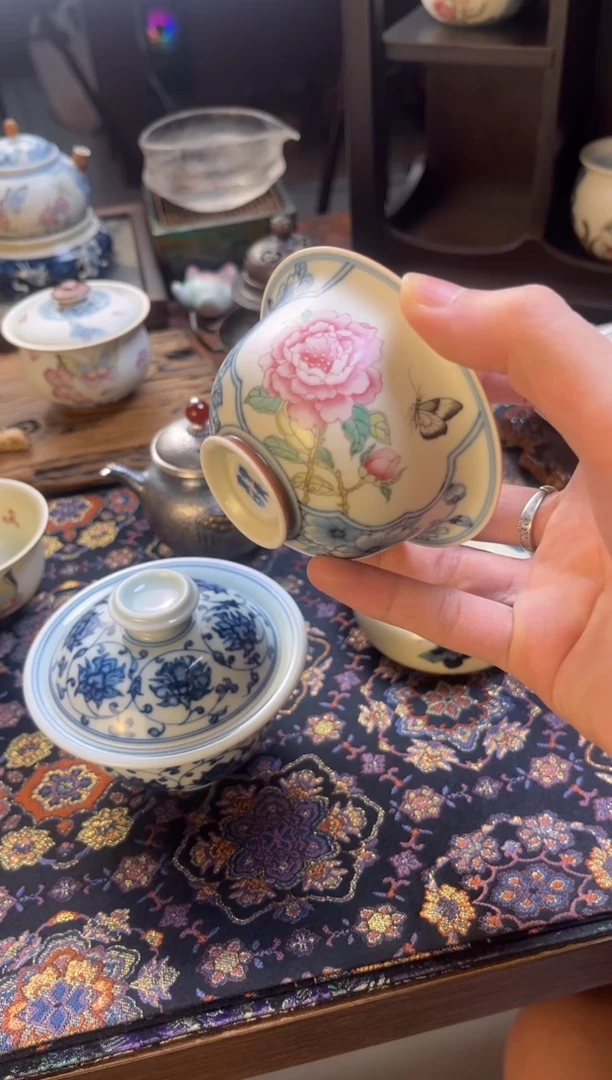 瓷片雲青素坊青花牡丹盖碗