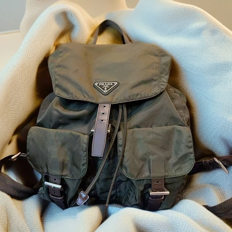 95新 Prada/普拉达 军绿色双肩包 1184 4949