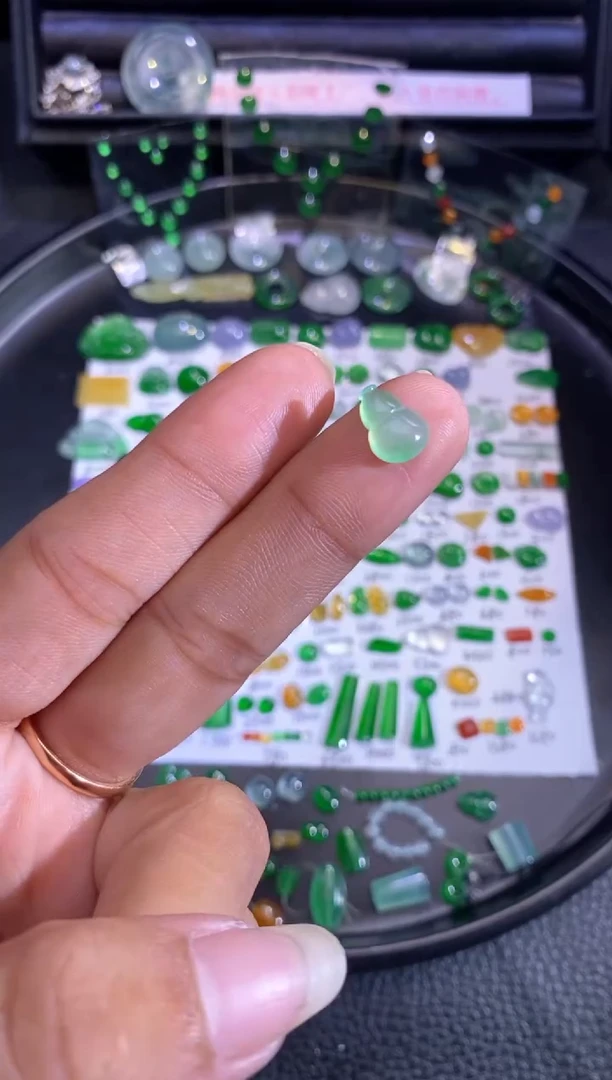 未镶嵌挂件翡翠葫芦