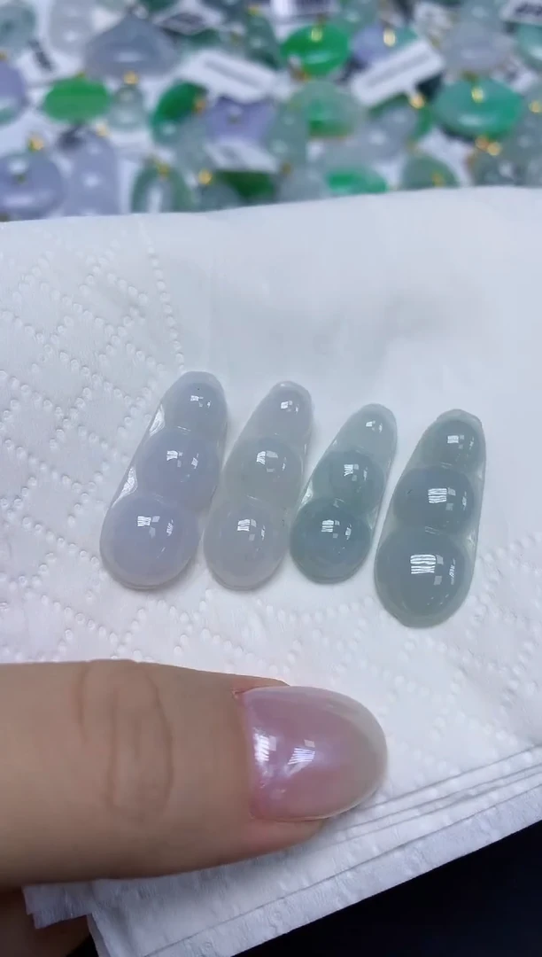 翡翠未镶嵌颈饰天然缅甸翡翠A货多样性发其一