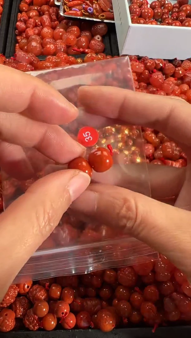 【闪购商品】南红玛瑙颈饰未镶嵌1