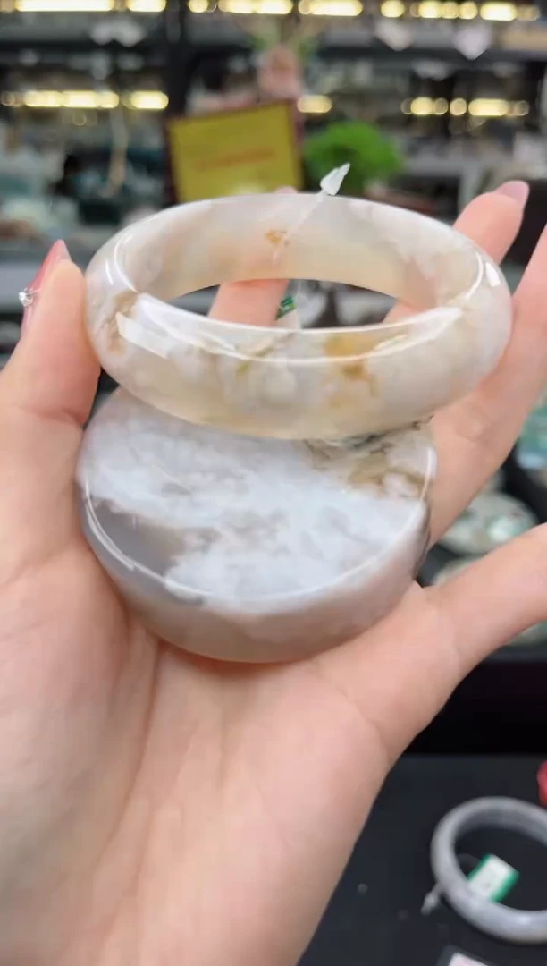 【闪购商品】石英质玉手镯未镶嵌61圈口（赠品镯心）1571745