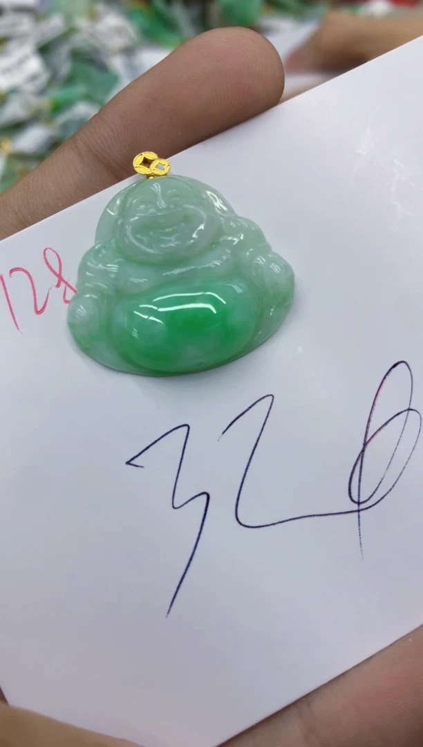 翡翠18K金镶嵌颈饰1111111111