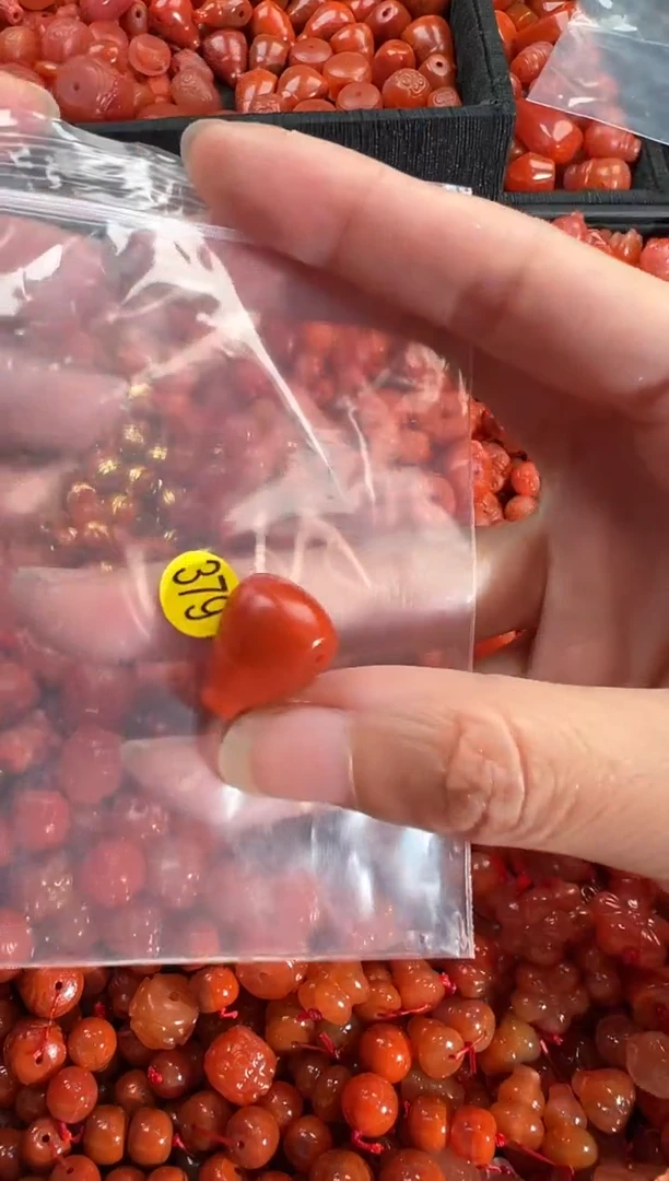 【闪购商品】南红玛瑙颈饰未镶嵌1