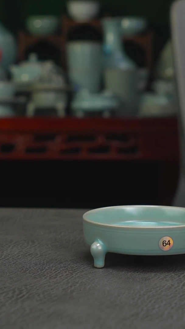 虎**虎64号三足笔洗   微瑕简包-二