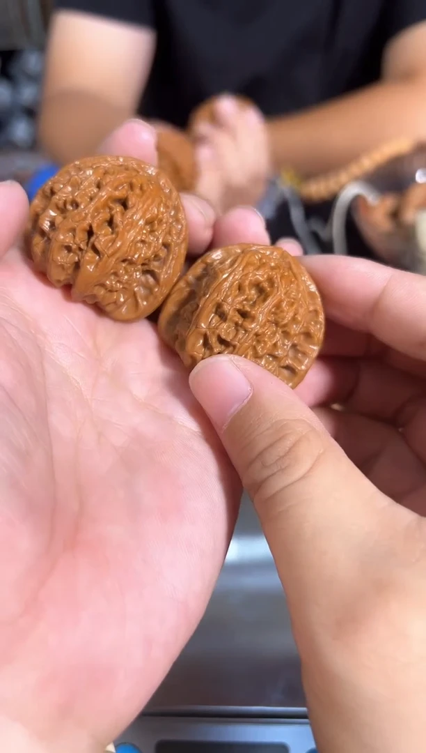 把件核桃全品无修三角白