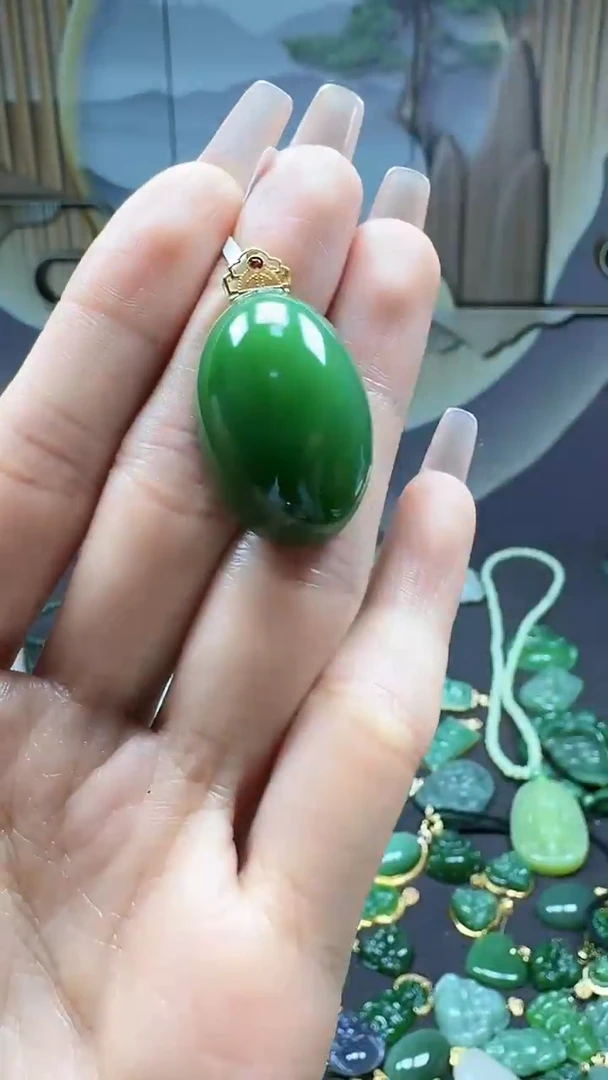 【闪购商品】和田玉挂件18K金镶嵌1