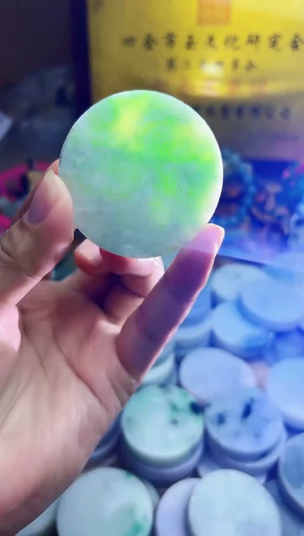 翡翠挂件未镶嵌A货常星1060