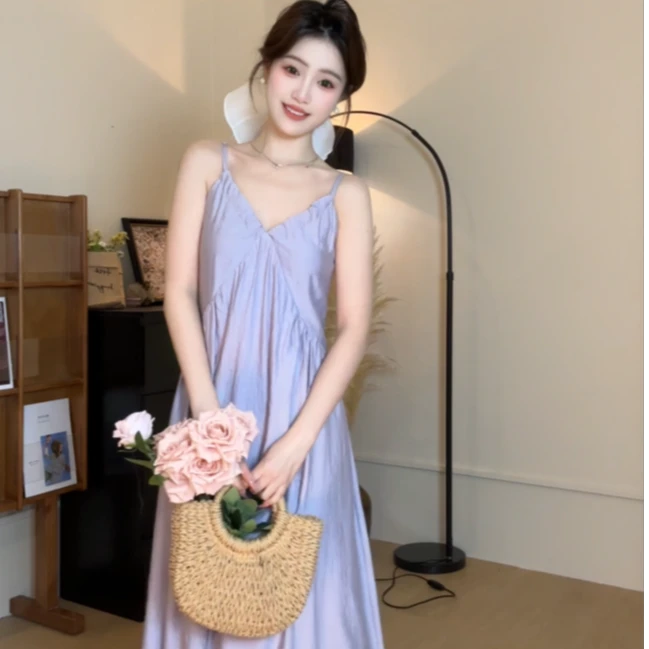 夏季法式小众韩版吊带中长裙新款设计感v领小性感连衣裙