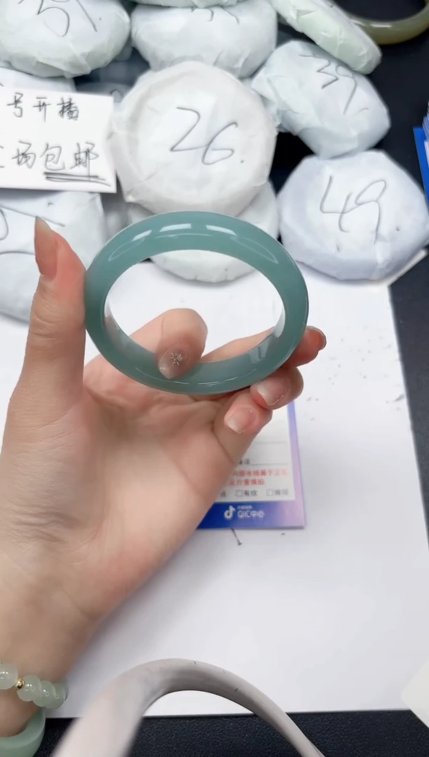 未镶嵌手镯石英质玉A69/5657