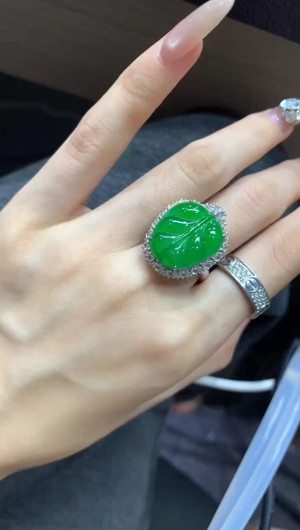 18K金镶嵌戒指翡翠30团购买断