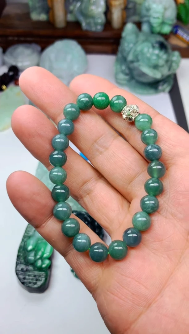 颈饰未镶嵌翡翠陈*手串