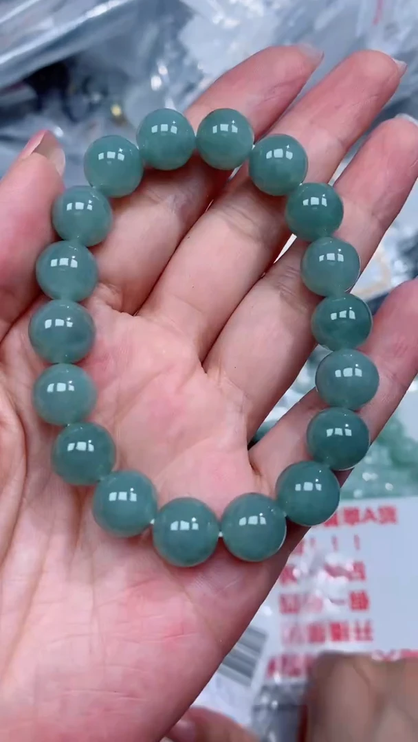 翡翠未镶嵌颈饰手串