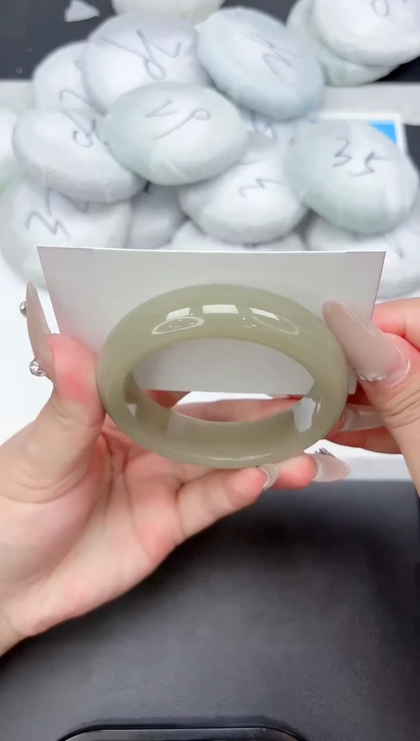 未镶嵌手镯石英质玉232-58