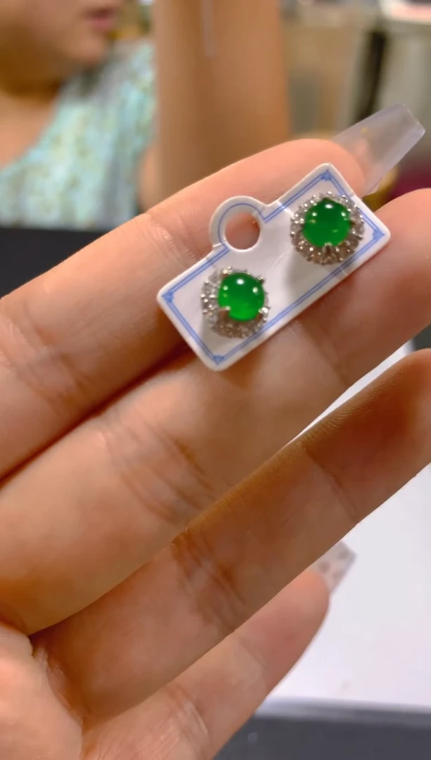 未镶嵌翡翠耳饰多样性发一