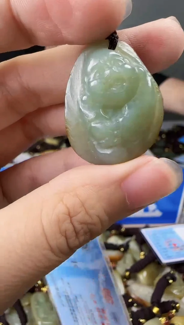 和田玉未镶嵌颈饰1