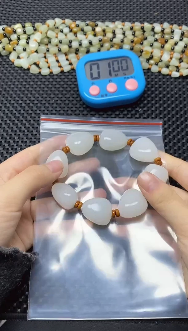 未镶嵌手链和田玉明****面手串