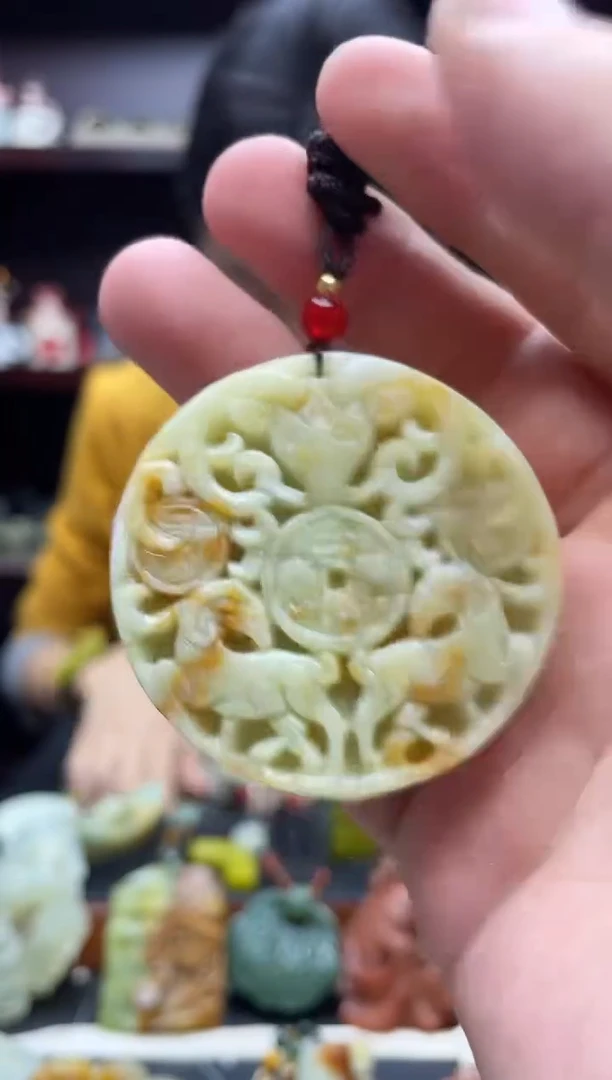 未镶嵌岫玉吊坠·