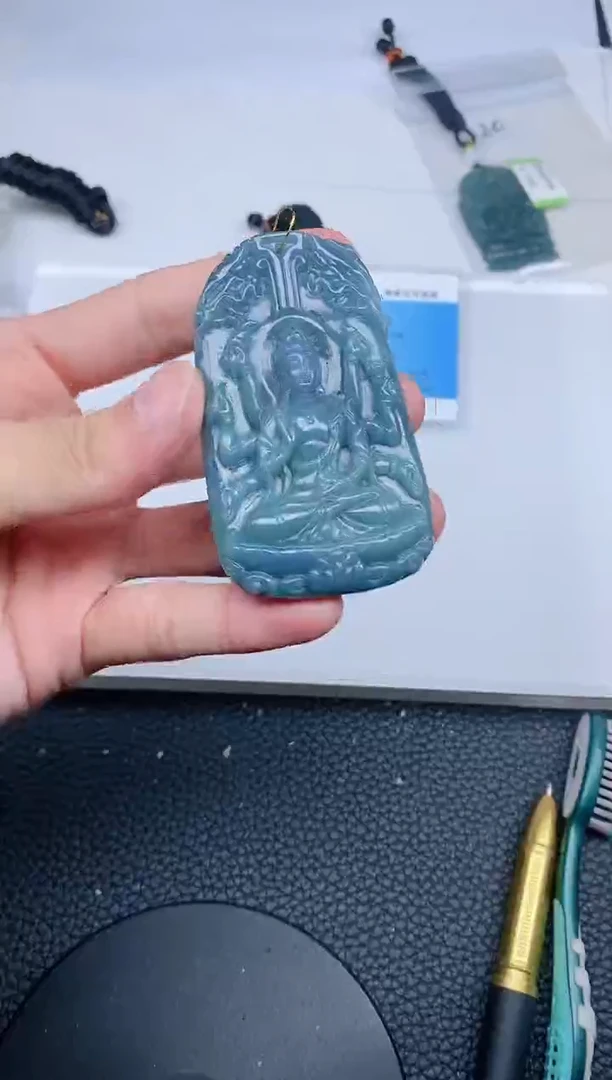 颈饰未镶嵌翡翠