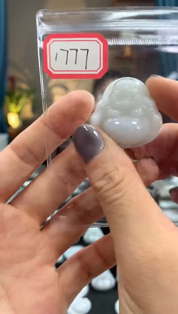 翡翠未镶嵌颈饰佛公1777