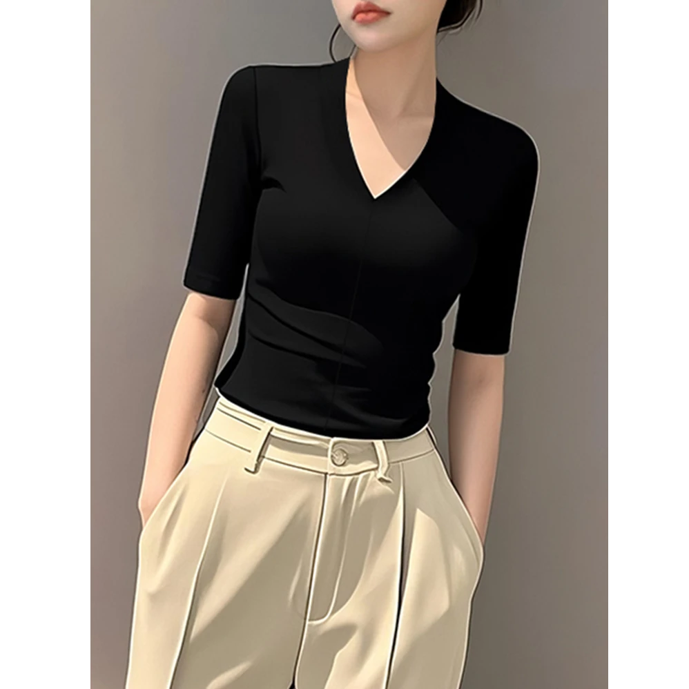早秋新款白色深v领中袖T恤女五分袖内搭外穿紧身洋气显瘦螺纹上衣