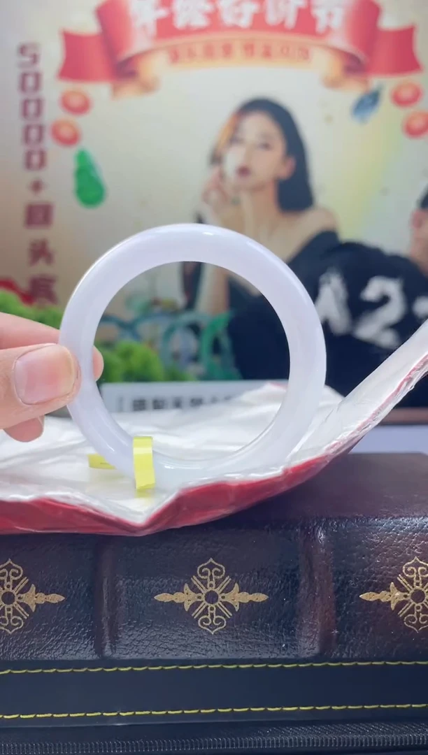 【闪购商品】翡翠手镯未镶嵌手镯9