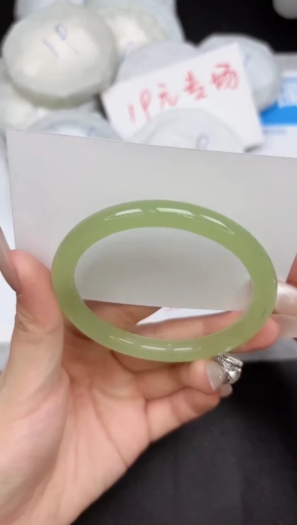 未镶嵌手镯石英质玉253-