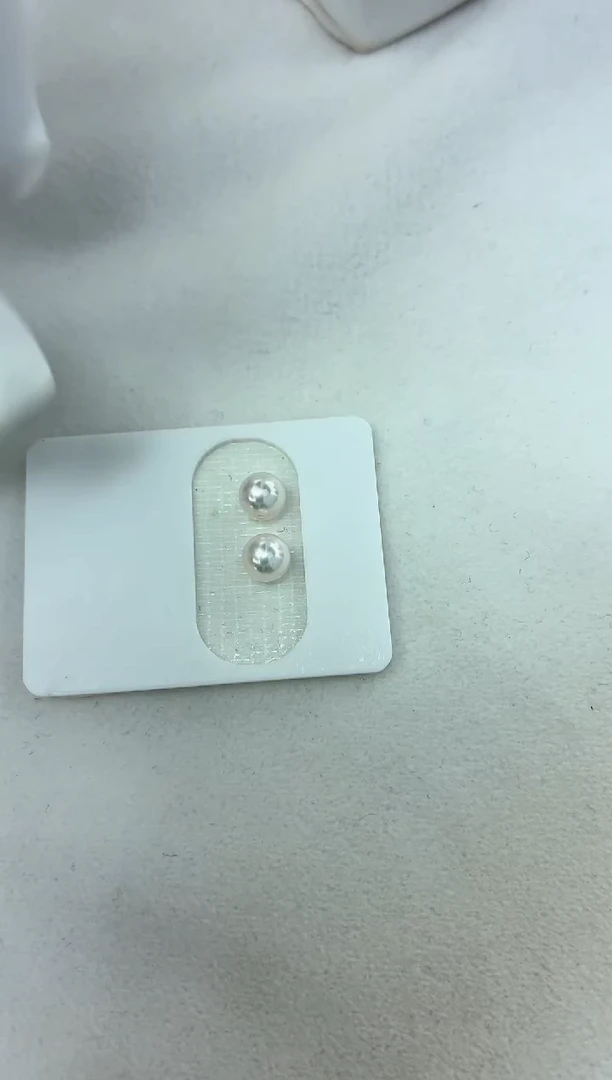 18K金镶嵌耳饰海水珍珠5-5.5素钉