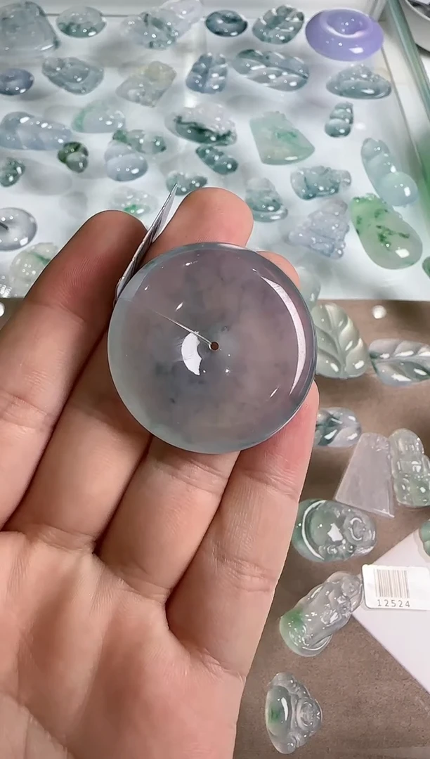 【闪购商品】翡翠吊坠(不含链)未镶嵌··