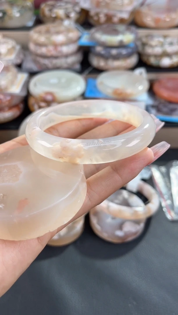 未镶嵌手镯石英质玉59