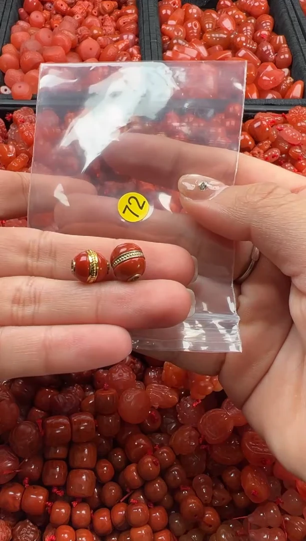 【闪购商品】南红玛瑙颈饰未镶嵌1