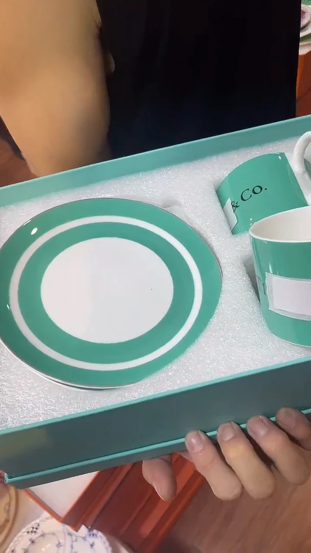 杯鸿辉家品牌瓷器，京东包邮！