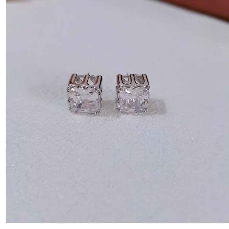 铜合金耳饰 铜合金耳饰 精致轻奢简约几何锆石方形耳环超闪耳钉