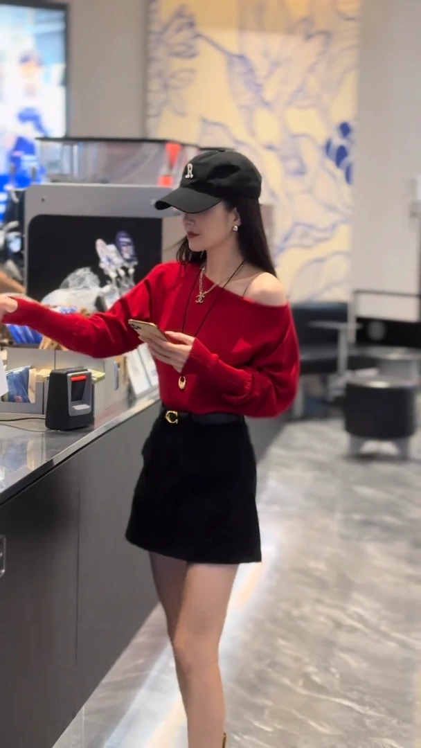 2025早秋韩系温柔一字领灯笼正肩针织毛衣高腰显瘦a字包臀半身裙