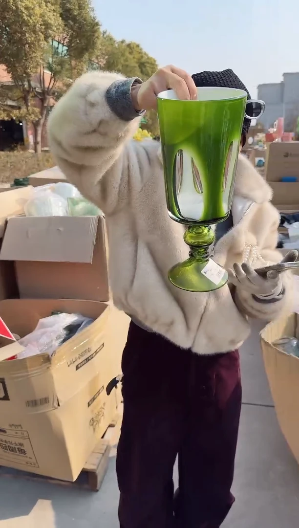 【闪购商品】玻璃海燕微瑕花瓶--LJS49