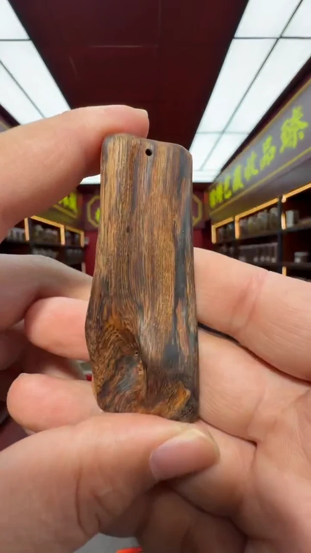 沉香吊坠多样性发一 越南