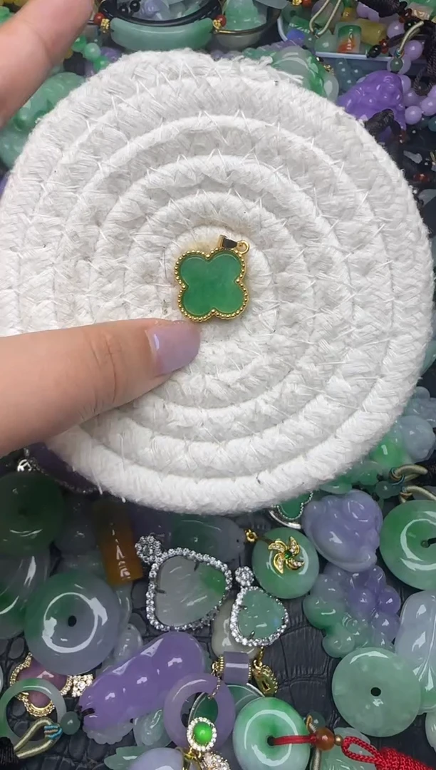 颈饰未镶嵌翡翠缅甸翡翠吊坠