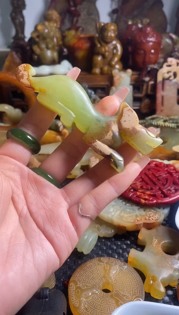 未镶嵌岫岩老玉（透闪石质玉）摆件未镶嵌