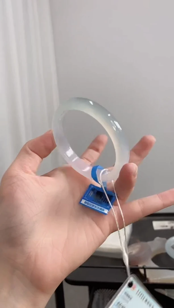 玛瑙/玉髓手镯未镶嵌55-56圈口