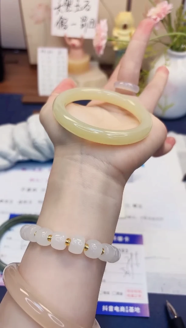 【闪购商品】石英质玉手镯未镶嵌493-美人条-圈口56