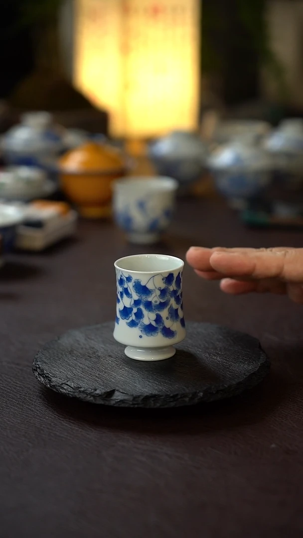 景德镇全手工手绘青花银杏闻香杯